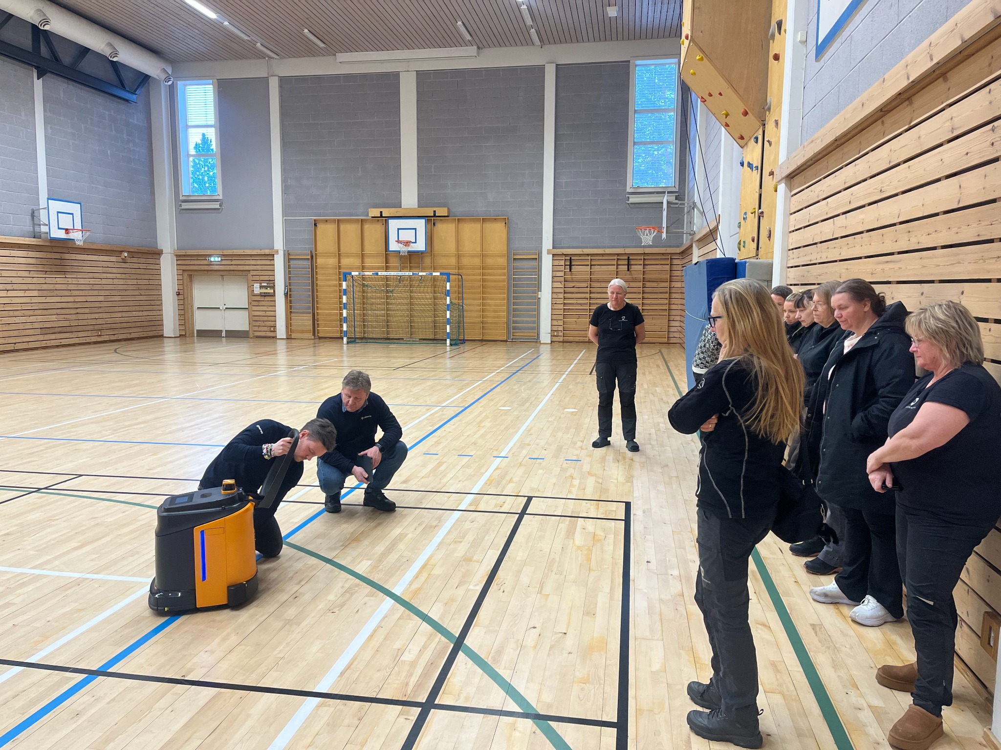 Utprøving av renholdsrobot i Dovre kommune